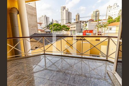 Casa à venda com 300m², 4 quartos e 3 vagas Casa à venda com 300m², 4 quartos e 3 vagasVaranda da Suíte 3