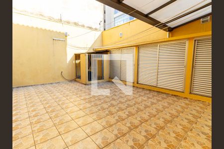 Casa à venda com 300m², 4 quartos e 3 vagas Casa à venda com 300m², 4 quartos e 3 vagasÁrea de Serviço