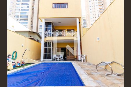 Casa à venda com 300m², 4 quartos e 3 vagas Casa à venda com 300m², 4 quartos e 3 vagasPiscina e Churrasqueira