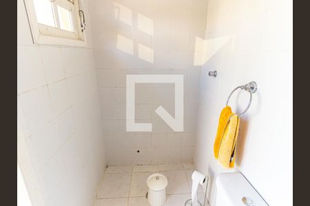 Casa à venda com 300m², 4 quartos e 3 vagas Casa à venda com 300m², 4 quartos e 3 vagasBanheiro de Serviço