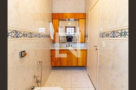 Casa à venda com 300m², 4 quartos e 3 vagas Casa à venda com 300m², 4 quartos e 3 vagasBanheiro da Suíte 1