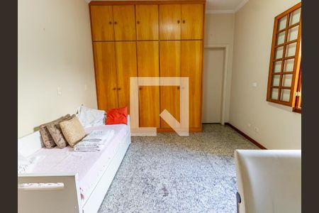 Casa à venda com 300m², 4 quartos e 3 vagas Casa à venda com 300m², 4 quartos e 3 vagasSuíte 2