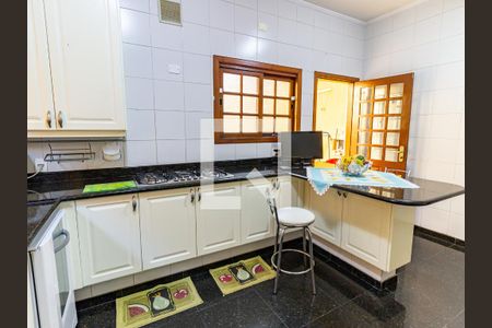 Casa à venda com 300m², 4 quartos e 3 vagas Casa à venda com 300m², 4 quartos e 3 vagasCozinha