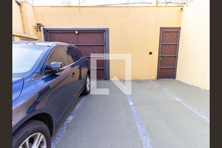 Casa à venda com 300m², 4 quartos e 3 vagas Casa à venda com 300m², 4 quartos e 3 vagasGaragem