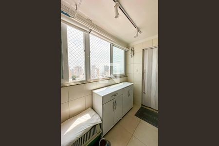 Apartamento à venda com 70m², 2 quartos e 1 vagaÁrea de Serviço