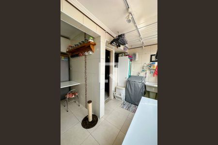 Apartamento à venda com 70m², 2 quartos e 1 vagaÁrea de Serviço