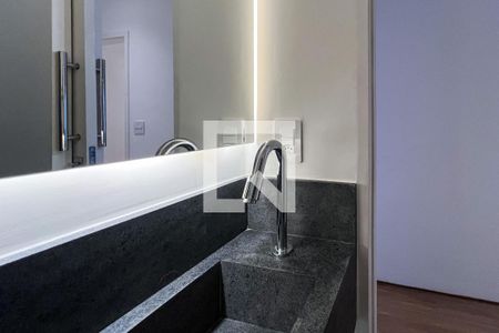 Lavabo de apartamento para alugar com 2 quartos, 100m² em Itaim Bibi, São Paulo