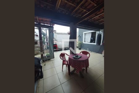 Casa à venda com 280m², 3 quartos e 3 vagasQuintal