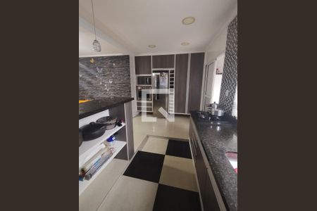 Casa à venda com 280m², 3 quartos e 3 vagasCozinha - Armários