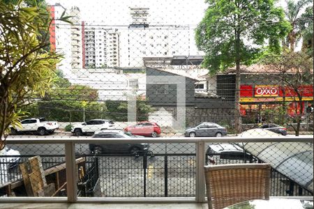 Apartamento à venda com 331m², 4 quartos e 4 vagas Apartamento à venda com 331m², 4 quartos e 4 vagasVaranda