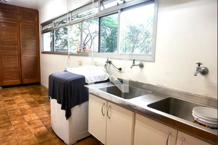 Apartamento à venda com 331m², 4 quartos e 4 vagas Apartamento à venda com 331m², 4 quartos e 4 vagasÁrea de serviço