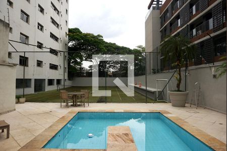 Apartamento à venda com 331m², 4 quartos e 4 vagas Apartamento à venda com 331m², 4 quartos e 4 vagasPiscina