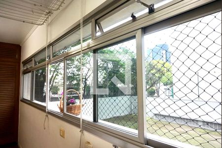 Apartamento à venda com 331m², 4 quartos e 4 vagas Apartamento à venda com 331m², 4 quartos e 4 vagasÁrea de serviço