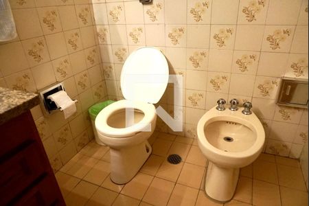 Apartamento à venda com 331m², 4 quartos e 4 vagas Apartamento à venda com 331m², 4 quartos e 4 vagasBanheiro suite 3