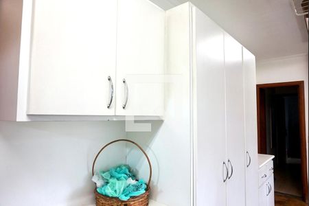 Apartamento à venda com 331m², 4 quartos e 4 vagas Apartamento à venda com 331m², 4 quartos e 4 vagasÁrea de serviço