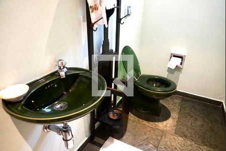 Apartamento à venda com 331m², 4 quartos e 4 vagas Apartamento à venda com 331m², 4 quartos e 4 vagasLavabo