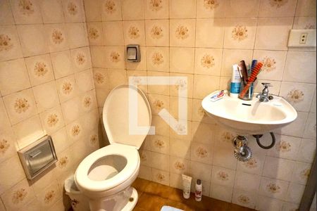 Apartamento à venda com 331m², 4 quartos e 4 vagas Apartamento à venda com 331m², 4 quartos e 4 vagasBanheiro dependência