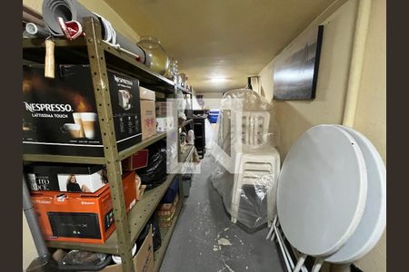 Casa à venda com 160m², 2 quartos e 2 vagasDespensa