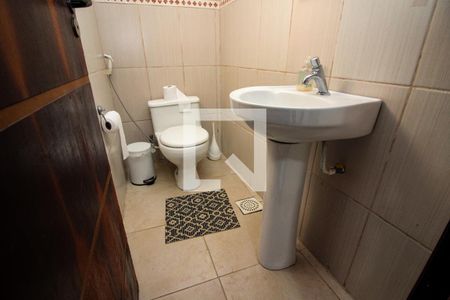 Casa à venda com 396m², 4 quartos e 6 vagas Casa à venda com 396m², 4 quartos e 6 vagasLavabo