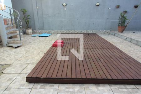 Casa à venda com 396m², 4 quartos e 6 vagas Casa à venda com 396m², 4 quartos e 6 vagasPiscina