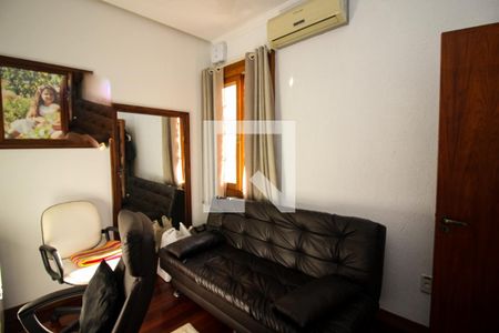 Casa à venda com 396m², 4 quartos e 6 vagas Casa à venda com 396m², 4 quartos e 6 vagasEscritório