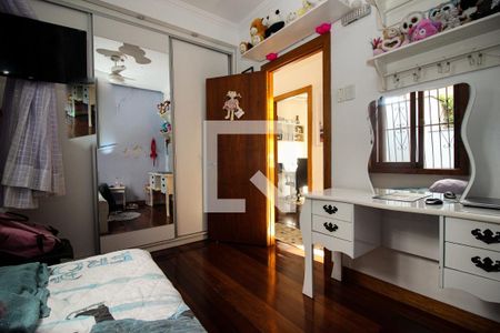 Casa à venda com 396m², 4 quartos e 6 vagas Casa à venda com 396m², 4 quartos e 6 vagasQuarto 2