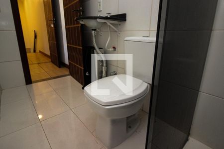 Casa à venda com 396m², 4 quartos e 6 vagas Casa à venda com 396m², 4 quartos e 6 vagasBanheiro da Suíte 1