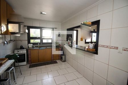 Casa à venda com 396m², 4 quartos e 6 vagas Casa à venda com 396m², 4 quartos e 6 vagasCozinha 2