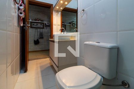 Casa à venda com 170m², 3 quartos e 2 vagas Casa à venda com 170m², 3 quartos e 2 vagasBanheiro Social