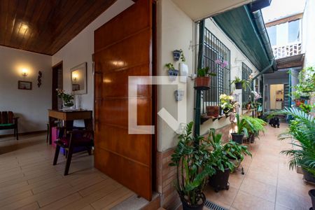 Casa à venda com 170m², 3 quartos e 2 vagas Casa à venda com 170m², 3 quartos e 2 vagasQuintal