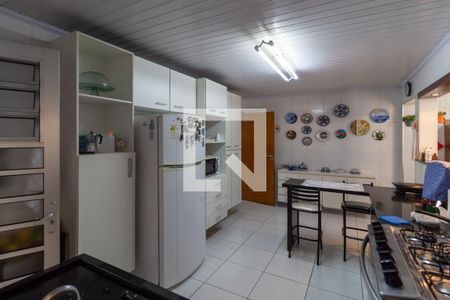 Casa à venda com 170m², 3 quartos e 2 vagas Casa à venda com 170m², 3 quartos e 2 vagasCozinha Americana