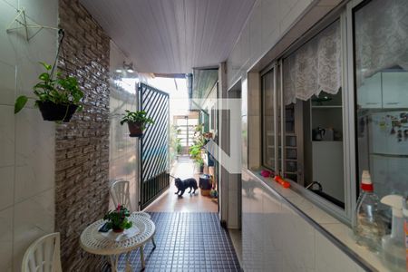 Casa à venda com 170m², 3 quartos e 2 vagas Casa à venda com 170m², 3 quartos e 2 vagasHall