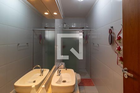 Casa à venda com 170m², 3 quartos e 2 vagas Casa à venda com 170m², 3 quartos e 2 vagasBanheiro Social