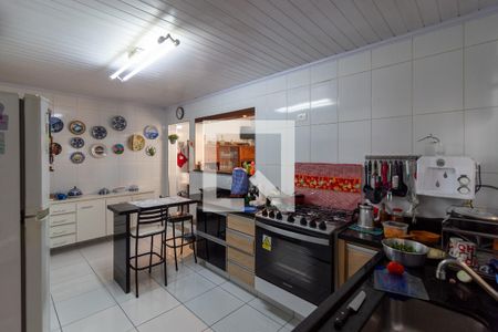 Casa à venda com 170m², 3 quartos e 2 vagas Casa à venda com 170m², 3 quartos e 2 vagasCozinha Americana