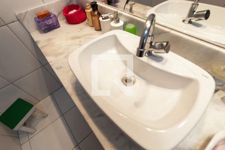 Casa à venda com 170m², 3 quartos e 2 vagas Casa à venda com 170m², 3 quartos e 2 vagas1 Suite