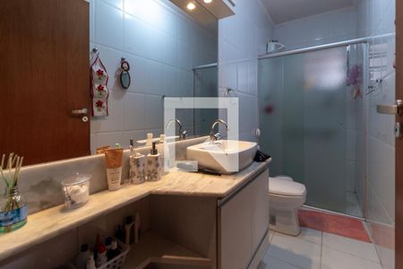 Casa à venda com 170m², 3 quartos e 2 vagas Casa à venda com 170m², 3 quartos e 2 vagasBanheiro Social