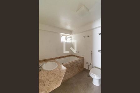 Apartamento à venda com 140m², 3 quartos e 1 vaga Apartamento à venda com 140m², 3 quartos e 1 vagaBanheiro