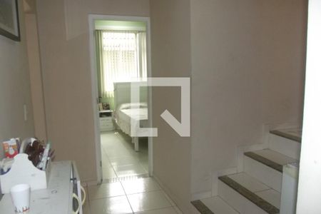 Casa à venda com 196m², 3 quartos e 1 vagaEscada