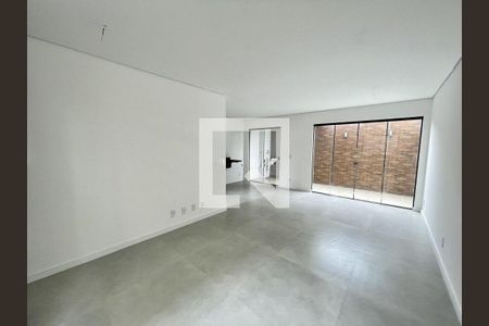 Casa de condomínio à venda com 145m², 3 quartos e 2 vagas
