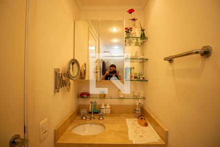 Apartamento à venda com 72m², 3 quartos e 1 vaga Apartamento à venda com 72m², 3 quartos e 1 vagaBanheiro da Suíte