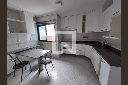 Apartamento à venda com 205m², 3 quartos e 2 vagasCozinha