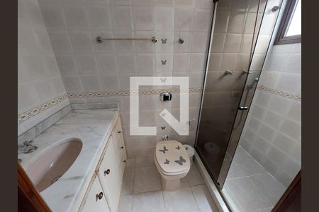 Apartamento à venda com 205m², 3 quartos e 2 vagasBanheiro da Suite