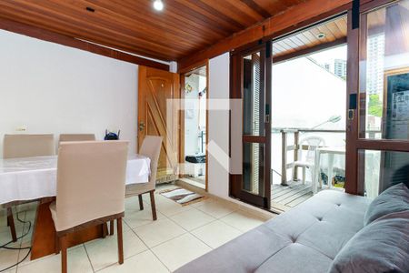 Casa à venda com 450m², 3 quartos e 5 vagas Casa à venda com 450m², 3 quartos e 5 vagasEdícula - Sala