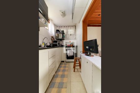Casa à venda com 450m², 3 quartos e 5 vagas Casa à venda com 450m², 3 quartos e 5 vagasEdícula - Cozinha