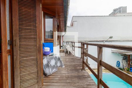 Casa à venda com 450m², 3 quartos e 5 vagas Casa à venda com 450m², 3 quartos e 5 vagasEdícula - Sala