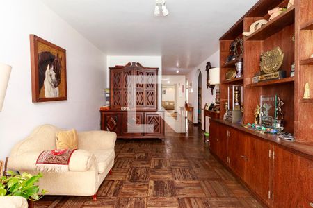 Casa à venda com 450m², 3 quartos e 5 vagas Casa à venda com 450m², 3 quartos e 5 vagasSala