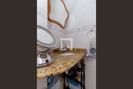 Casa à venda com 450m², 3 quartos e 5 vagas Casa à venda com 450m², 3 quartos e 5 vagasEdícula - Banheiro
