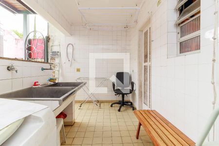 Casa à venda com 450m², 3 quartos e 5 vagas Casa à venda com 450m², 3 quartos e 5 vagasÁrea de Serviço