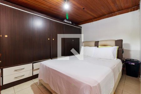 Casa à venda com 450m², 3 quartos e 5 vagas Casa à venda com 450m², 3 quartos e 5 vagasEdícula - Quarto 2