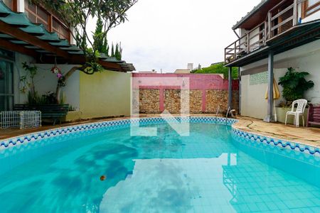 Casa à venda com 450m², 3 quartos e 5 vagas Casa à venda com 450m², 3 quartos e 5 vagasPiscina